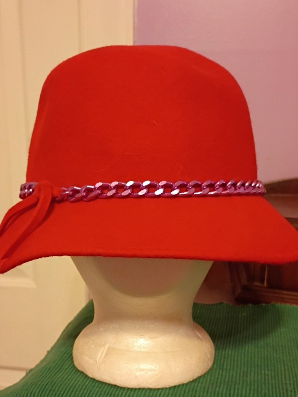 Jeorgi New Red Women's Felt Fedora Hat with Chain Accent